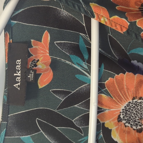 Aaka Wrap Top in Size Large Euc - Picture 5 of 11